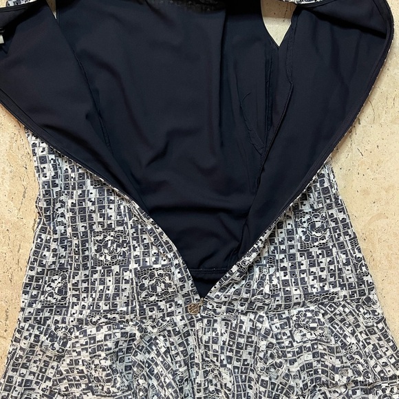 Tommy Hilfiger Black and White Ruffle Lace Dress Size 12 - Picture 6 of 6